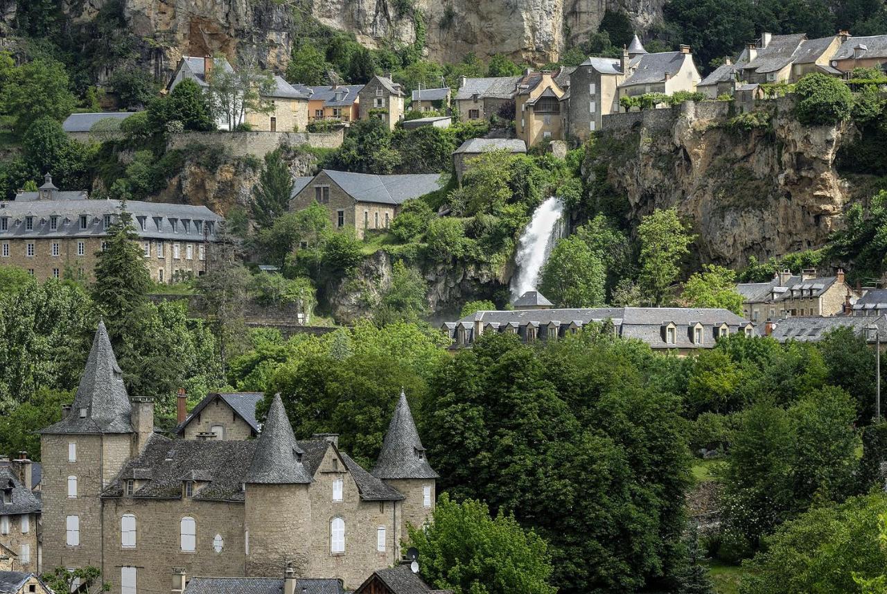 Gite De La Cascade Salles-la-Source المظهر الخارجي الصورة